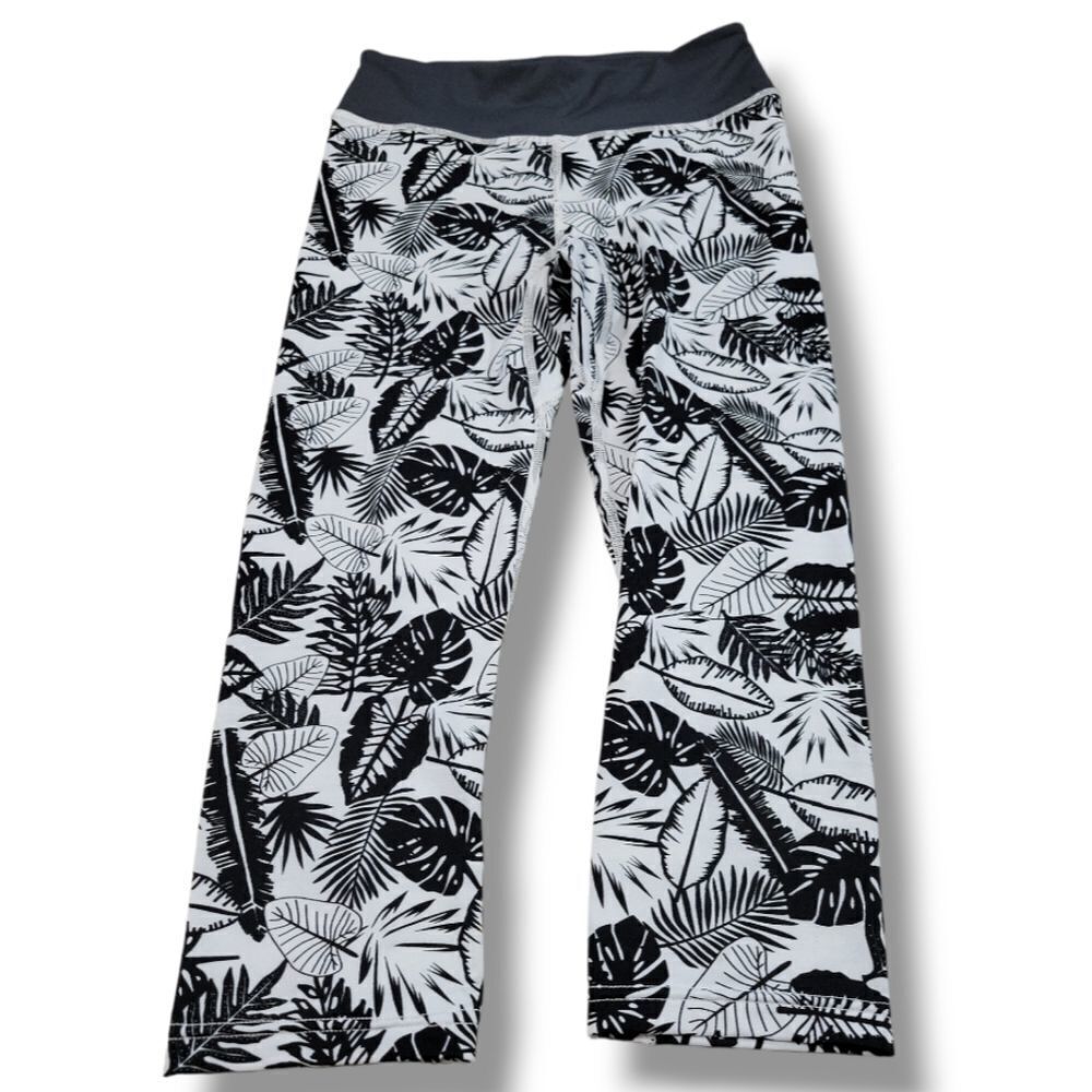 Xcel Leggings Size Small Women's Activewear Athleisure Yoga Pants Cropped Crop